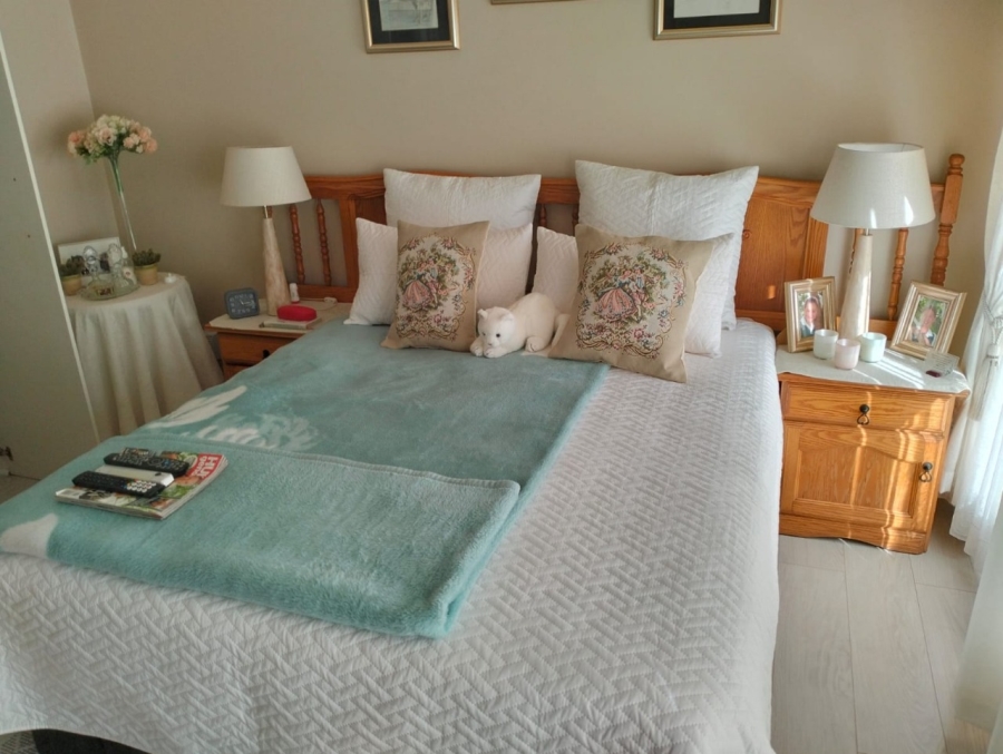 4 Bedroom Property for Sale in Hartenbos Central Western Cape